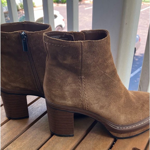 Steve Madden rust suede booties 7.5 - Picture 2 of 6